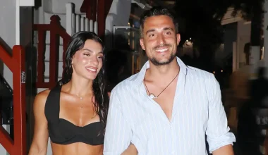 Σ.Κατσούλης: H φωτογραφία που δημοσίευσε με την Μ.Ρουμελιώτη και τον νεογέννητο γιο τους