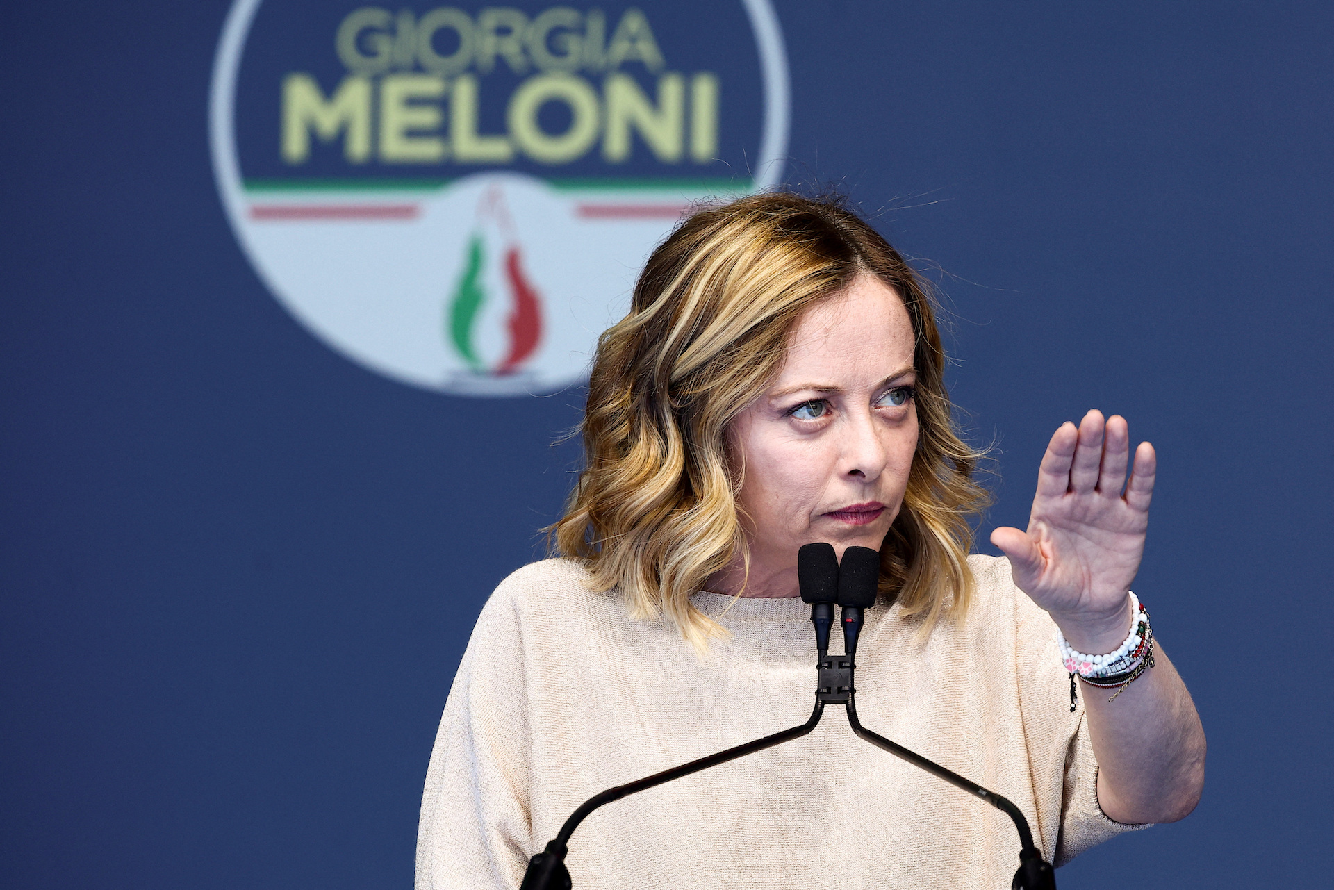 Κάθετη η Τζόρτζια Μελόνι: «Δεν θα επιτρέψω σε οποιονδήποτε να κάνει την Ιταλία μπανανία»