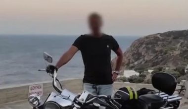 «Σκότωσε μάνα και γιο με 29 μαχαιριές και έμεινε 4 ώρες με τις σορούς στο σπίτι» λένε οι αστυνομικοί για τον Ιταλό