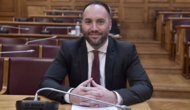 Ο Μίλτος Χατζηγιαννάκης γραμματέας της Πολιτικής Επιτροπής της ΕΛΑΣ