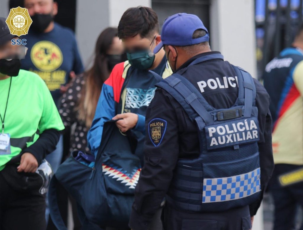 Μεξικό: Σοβαρά επεισόδια με διαδηλωτές  και αστυνομικές δυνάμεις έξω από το στάδιο της έναρξης των αγώνων
