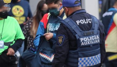Μεξικό: Σοβαρά επεισόδια με διαδηλωτές  και αστυνομικές δυνάμεις έξω από το στάδιο της έναρξης των αγώνων