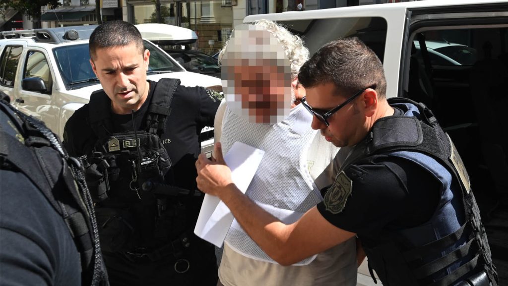 Στο Αυτόφωρο ο Τζέιμς Δαλαμάγκας: Ποιοι άλλοι κάθονται μαζί του στο εδώλιο
