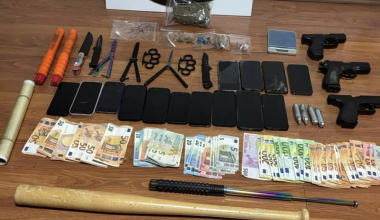 Εξαρθρώθηκαν δύο σπείρες που διακινούσαν ναρκωτικά σε μαθητές στα ΒΠ Αττικής – 11 συλλήψεις