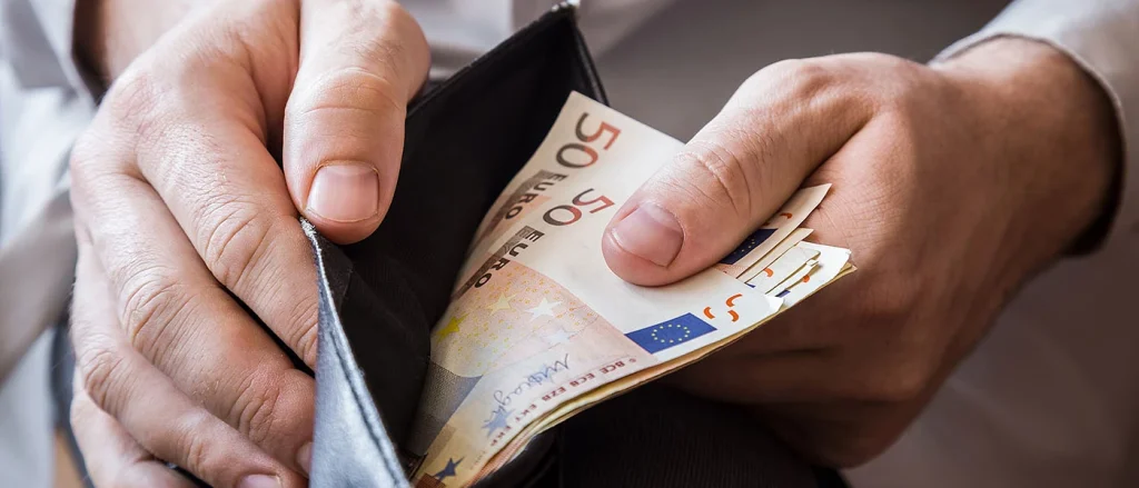 «Παγωμένα» 191 εκατ. ευρώ από επιστροφές φόρων: Χιλιάδες δικαιούχοι δεν έχουν δηλώσει IBAN