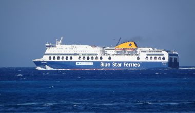 Τηλεφώνημα για βόμβα στο Blue Star 2 – Το πλοίο με 1.050 επιβαίνοντες πλέει προς το Λαύριο για έλεγχο