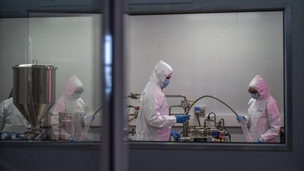 «Βόμβα» από Τούλσι Γκάμπαρντ: «Οι ΗΠΑ χρηματοδότησαν βιολογικά εργαστήρια στην Ουκρανία με Πανώλη και Κορωνοϊούς»!