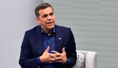 O λόγος που ο Α.Τσίπρας δεν έμαθε ποτέ του καλά αγγλικά… (βίντεο)