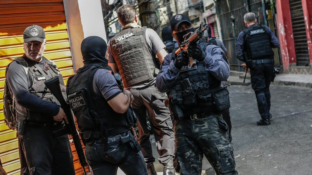 Βίντεο: Αστυνομικοί στην Βραζιλία σταματούν ζευγάρι για έλεγχο και η γυναίκα έκρυβε όπλο στα… απόκρυφά της!