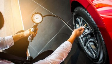 Ελαστικά: Ποια είναι η σωστή πίεση και πότε πρέπει να τα αλλάζετε