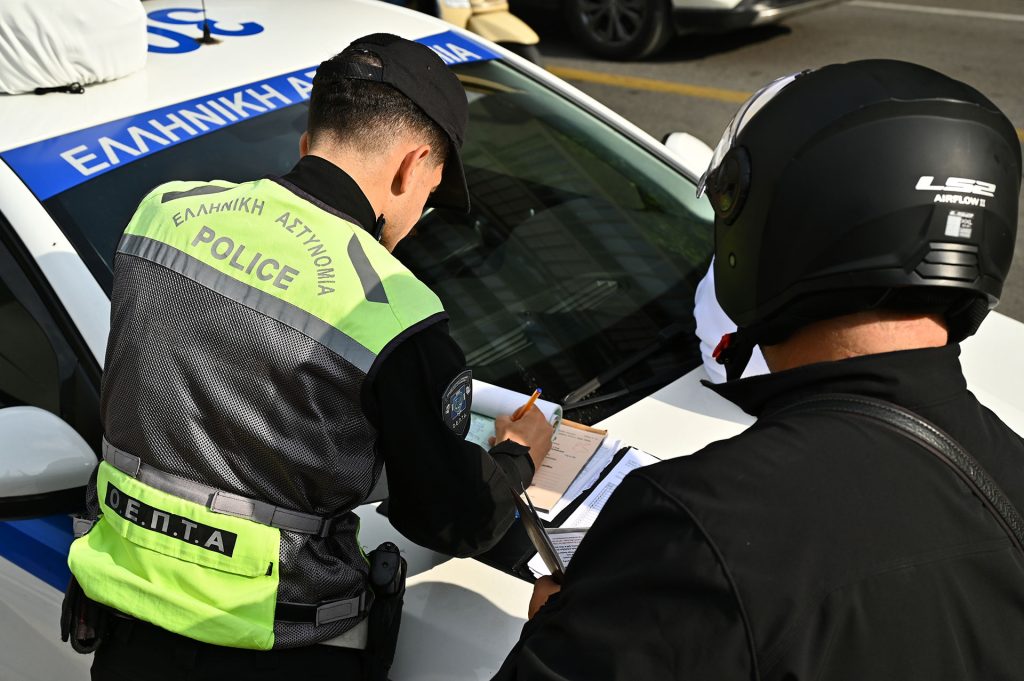Το «κρυφό» σύστημα στα σύγχρονα αυτοκίνητα που μπορεί να σας γλιτώσει από πρόστιμο της Τροχαίας