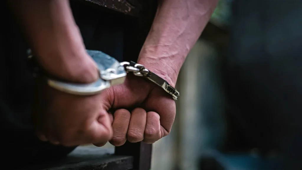 Θεσσαλονίκη: Xειροπέδες σε 53χρονο Αλβανό που καταζητούνταν για συμμετοχή σε εγκληματική οργάνωση