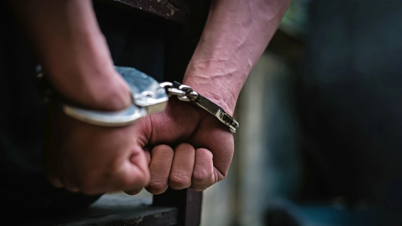 Θεσσαλονίκη: Xειροπέδες σε 53χρονο Αλβανό που καταζητούνταν για συμμετοχή σε εγκληματική οργάνωση