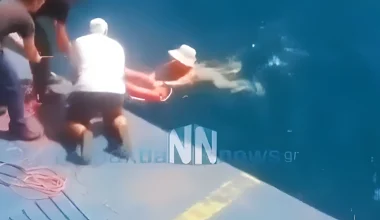 Ρίο-Αντίρριο: Φέρι μποτ διέσωσε γυναίκα που παρασύρθηκε από ρεύματα ενώ κολυμπούσε (βίντεο)