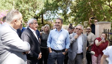 Κ.Μητσοτάκης από Ρόδο: «Την ιδρώνουμε την φανέλα» (βίντεο)