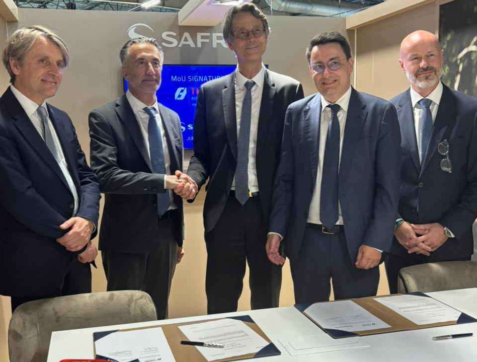 Στρατηγική συνεργασία της γαλλικής Safran και της ελληνικής THEON για νέα ηλεκτρο-οπτικά συστήματα σε UAV