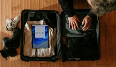 ΕΕ: Καταργούνται οι χρεώσεις για τις χειραποσκευές στις πτήσεις – Έως 600 ευρώ αποζημίωση για καθυστερήσεις