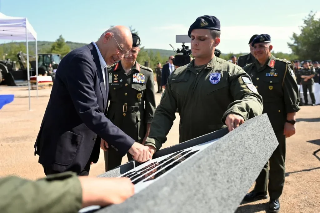 Παραδόθηκε το πρώτο αναβαθμισμένο P-3HN μετά από 11 χρόνια!