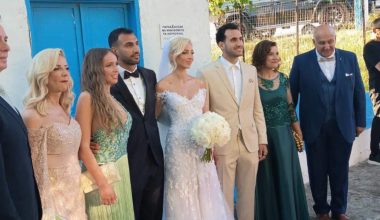 Ο Βαγγέλης Παυλίδης ενώθηκε με τα «δεσμά» του γάμου με την εντυπωσιακή Μαριάννα Σολκίδου στη Χαλκιδική (βίντεο)