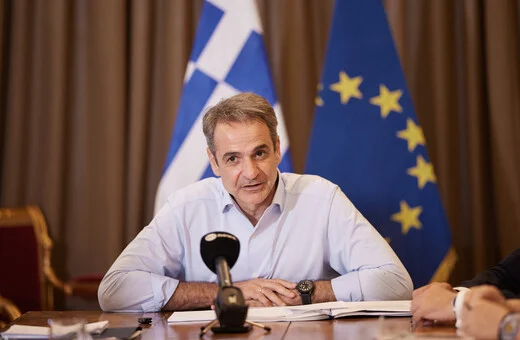 Το «καμπανάκι» των πολεοδομιών και η απειλή του απροσδόκητου χειμώνα για την κυβέρνηση