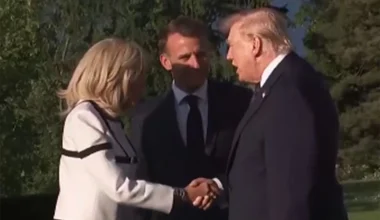 Γαλλία: H χειραψία Μ.Μακρόν – Ν.Τραμπ που προκάλεσε «βροχή» σχολίων στα social media (βίντεο)