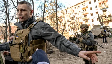 Σε απόγνωση ο Δήμαρχος του Κιέβου Βίταλι Κλίτσκο: Οι Ρώσοι χτύπησαν γραφεία, κέντρα διοίκησης & υπηρεσίες (βίντεο)