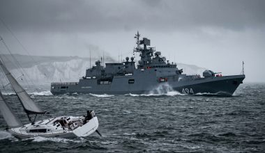 «Θερμό» επεισόδιο  στη Μάγχη: Η ανακοίνωση του ρωσικού υπουργείου Άμυνας