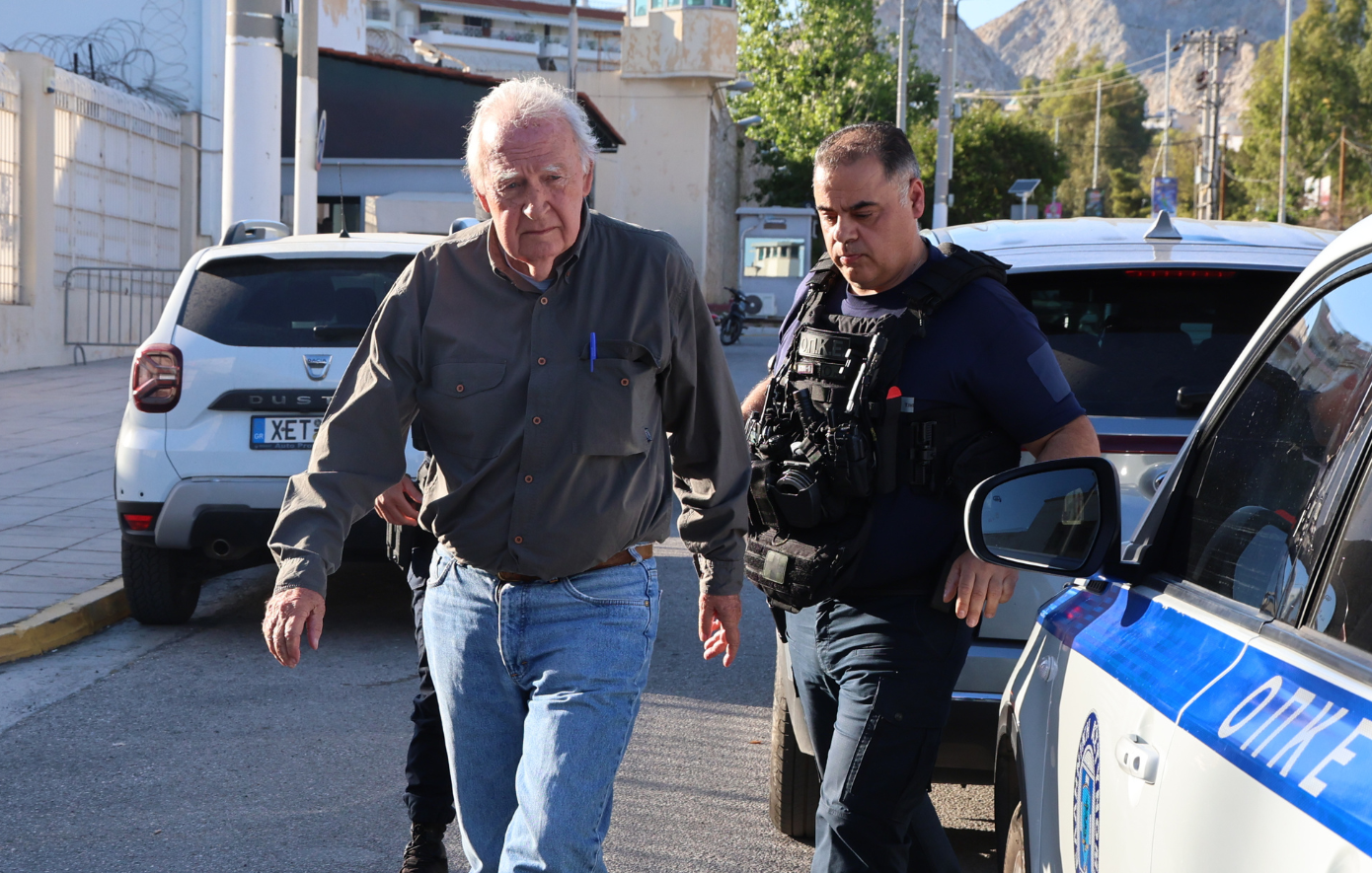 Στα κρατητήρια της ΓΑΔΑ πέρασε το βράδυ ο Αλέξανδρος Γιωτόπουλος: Οδηγείται στον εισαγγελέα Πειραιά (upd)