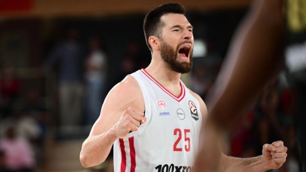 Δείτε την αποχαιρετιστήρια ανάρτηση του Ολυμπιακού για τον Άλεκ Πίτερς: «Είσαι και θα είσαι πάντα ένας από εμάς»