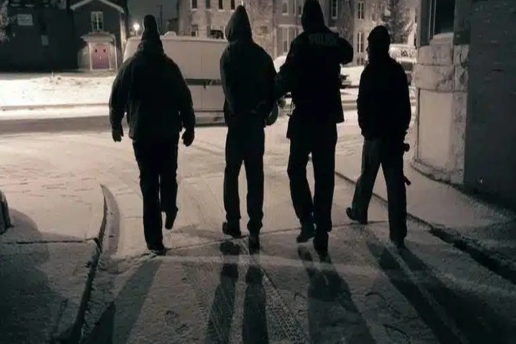 Άγρια συμπλοκή εννέα ατόμων στην Αργυρούπολη – Τρεις τραυματίες