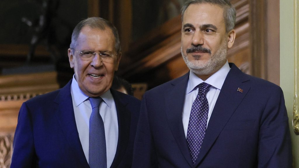 Χ.Φιντάν σε Σ.Λαβρόφ: «Να αποφευχθούν εντάσεις στη Μαύρη Θάλασσα – Η Τουρκία είναι έτοιμη να διαμεσολαβήσει»
