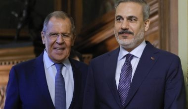 Χ.Φιντάν σε Σ.Λαβρόφ: «Να αποφευχθούν εντάσεις στη Μαύρη Θάλασσα – Η Τουρκία είναι έτοιμη να διαμεσολαβήσει»
