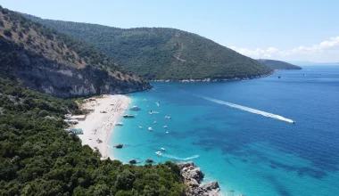 Νέα έρευνα: Αυτή είναι η χώρα με τις πιο «βρώμικες» παραλίες στην Ευρώπη