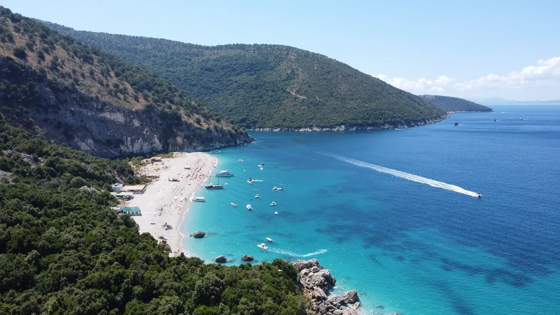 Νέα έρευνα: Αυτή είναι η χώρα με τις πιο «βρώμικες» παραλίες στην Ευρώπη