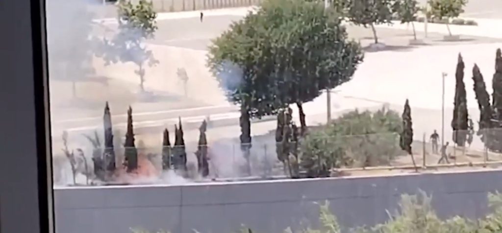 Φωτιά δίπλα στο ΟΑΚΑ (βίντεο)
