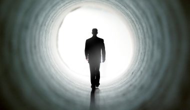 Έχετε αναρωτηθεί ποτέ; – Τι αισθάνεται κανείς όταν βιώνει μια εμπειρία κοντά στον θάνατο;