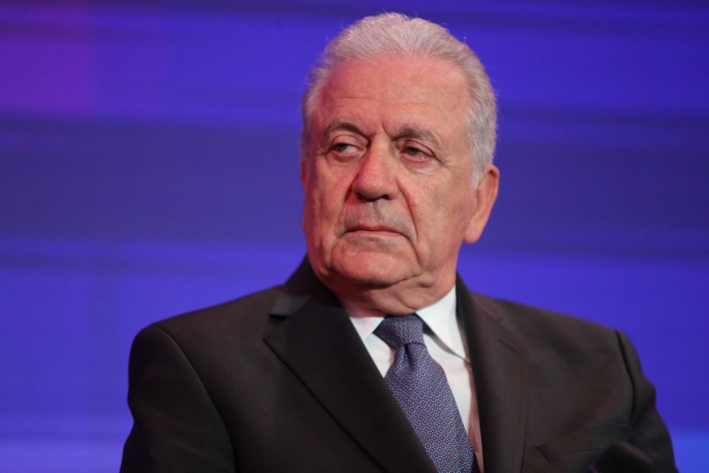 To δίλημμα του Δ.Αβραμόπουλου: Το Επικρατείας ως ιδανική έξοδος και το «αγκάθι» των μετρημένων θέσεων