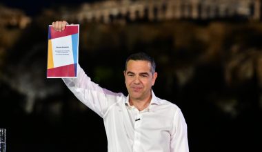 Εκπρόσωπος της ΕΛΑΣ: «Oι πλουσιότεροι να φορολογηθούν για να βοηθήσουν να ελαφρυνθεί το βάρος»