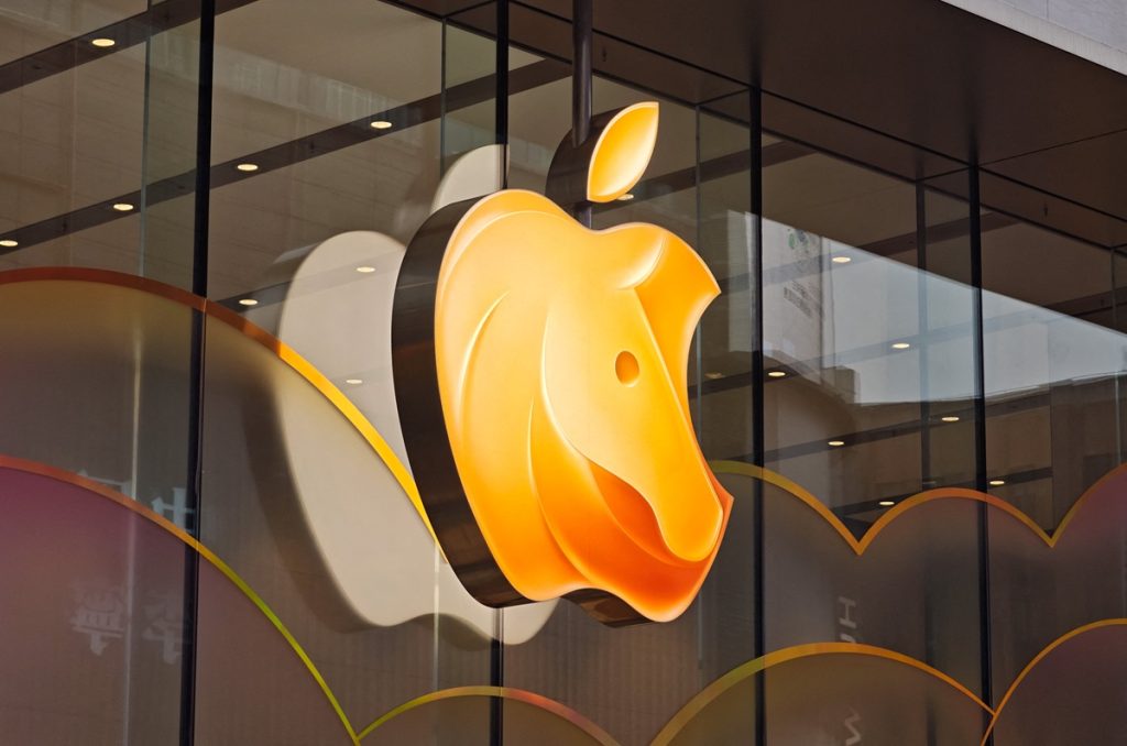 Apple: «Έρχονται» αυξήσεις τιμών στα προϊόντα της – «Μη βιώσιμη» η κατάσταση με τα τσιπ μνήμης