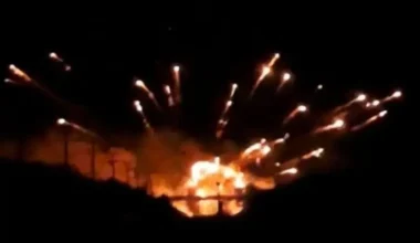 Βίντεο: Ουκρανικά dorones έπληξαν σιδηροδρομική και οδική διασταύρωση στην Κριμαία