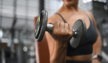 Νέα μελέτη: Οι ασκήσεις με βάρη μειώνουν τον κίνδυνο εμφράγματος στις γυναίκες
