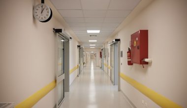 Ρόδος: Διαρροή νερού προκάλεσε πλημμύρα στον πρώτο όροφο του γενικού νοσοκομείου – Κατέρρευσε τμήμα ψευδοροφής!