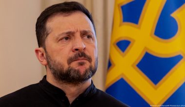 Ο Ζελένσκι απειλεί τον Λουκασένκο: «Πάρτε τους αναμεταδότες από τα σύνορα ή θα το κάνουμε εμείς»!