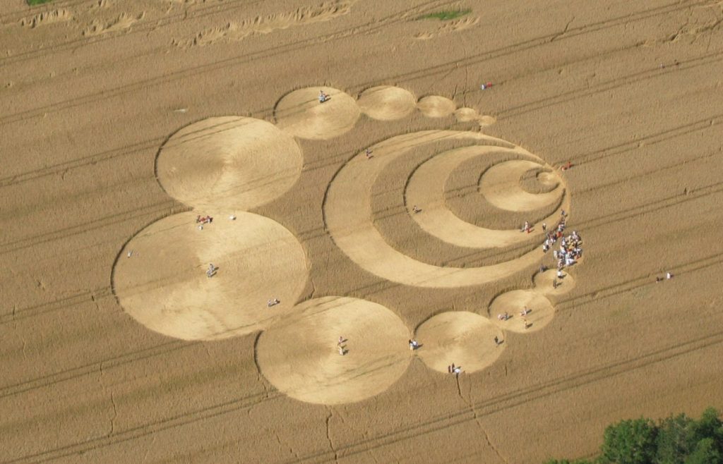 Ερευνήτρια UFO: «Μην πιστεύετε τις “αποκαλύψεις”  – Στο κίνημα έχουν διεισδύσει  πράκτορες και ηθοποιοί!»