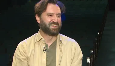 Α.Αγγέλου: Αποκάλυψε πόσα χρήματα λαμβάνει από τις επαναλήψεις της σειράς «Παρά Πέντε» (βίντεο)