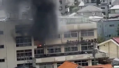Τόκιο: Πανικός από μεγάλη φωτιά σε σχολείο – Δέκα τραυματίες, παιδιά ξέσπασαν σε κλάματα (βίντεο)
