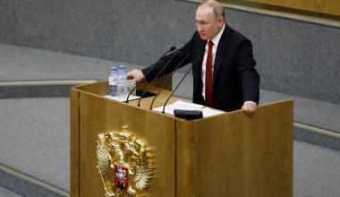 Οργισμένοι οι Ρώσοι βουλευτές για πρώτη φορά αποδοκιμάζουν την στρατηγική Πούτιν στην Ουκρανία: «Είσαι μαλακός»