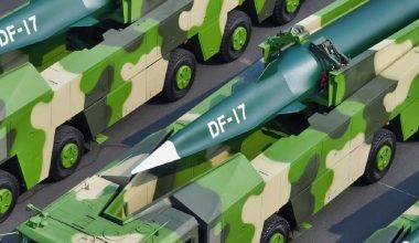 DF-17: Το κινεζικό υπερηχητικό όπλο νέας γενιάς που αλλάζει τις ισορροπίες (βίντεο)