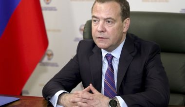 Ο Ν.Μεντβέντεφ απορρίπτει τις Συμβάσεις της Χάγης: «Δεν υπάρχουν πλέον κανόνες στον πόλεμο με την Ουκρανία»!