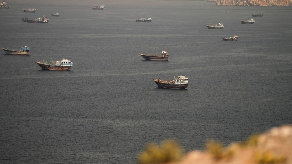 Το Ιράν κλείνει ξανά τα Στενά του Ορμούζ! – Καταγγέλλει παραβίαση της συμφωνίας από ΗΠΑ και Ισραήλ